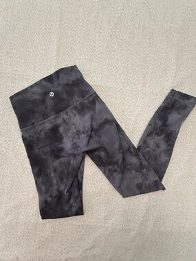 Lululemon Bundle: Size 0 Align Biker Shorts & Wunder Train Diamond Dye Leggings